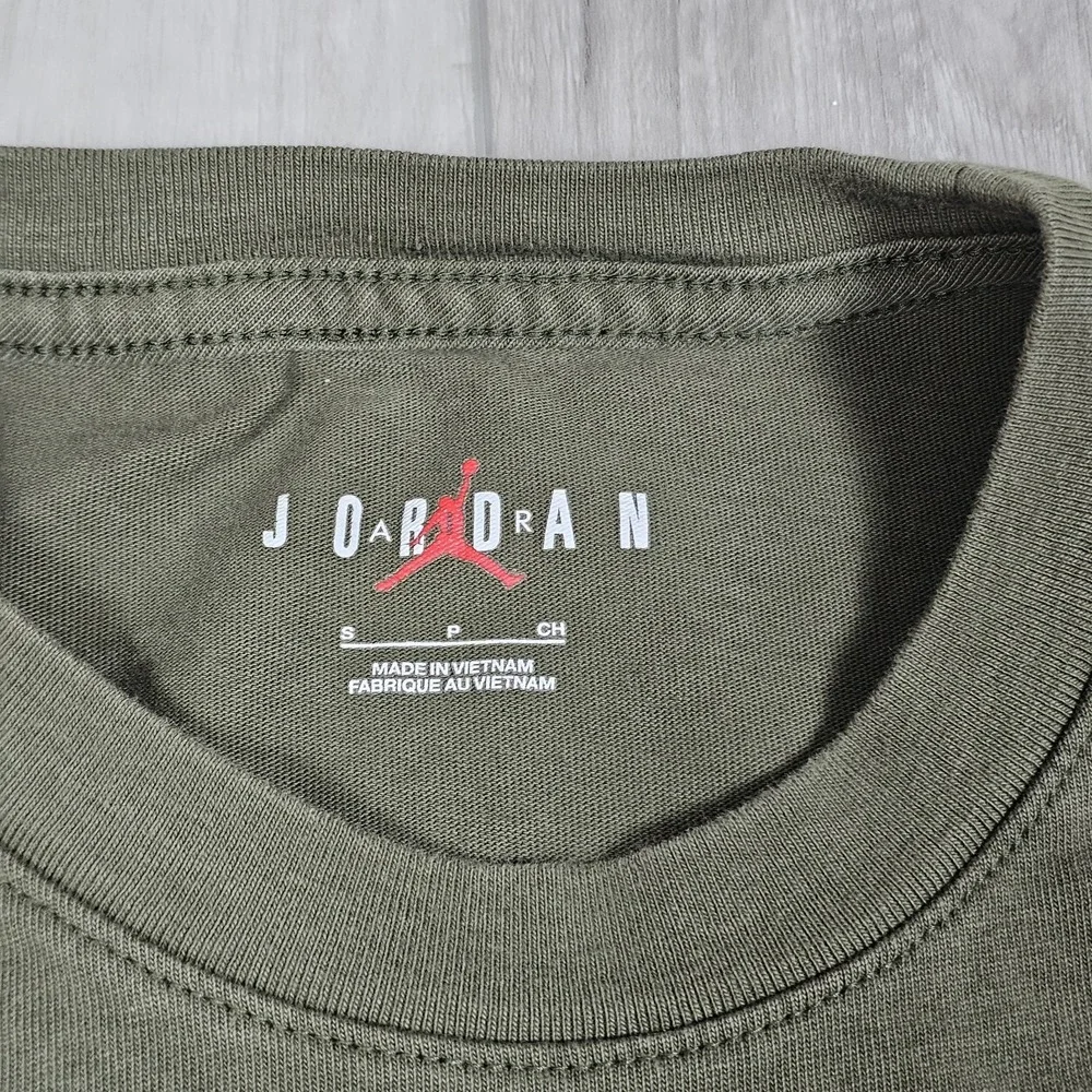 Nike Air Jordan Shirt Mens Small Green Long Sleeve Embroidered Jump Man Logo